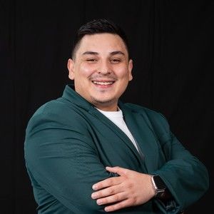 Meet your Posher, José fausto